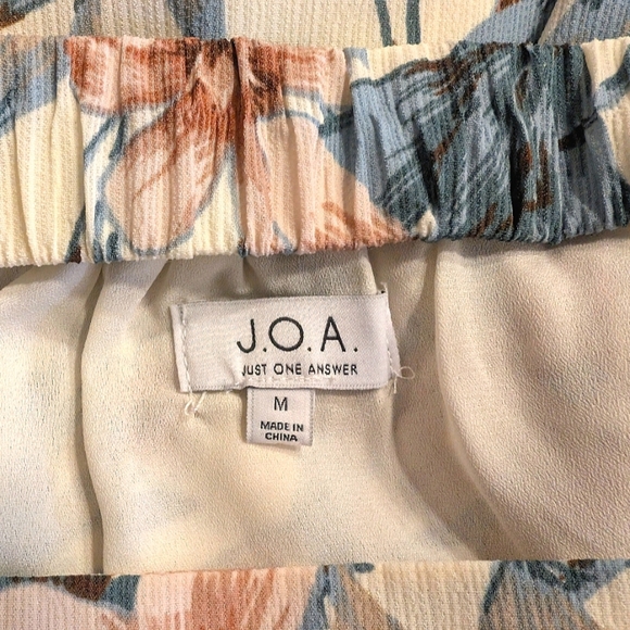 J.O.A. Ivory, Blue, Pink Floral Faux Wrap Ruffle Skirt Size Medium - Picture 6 of 7